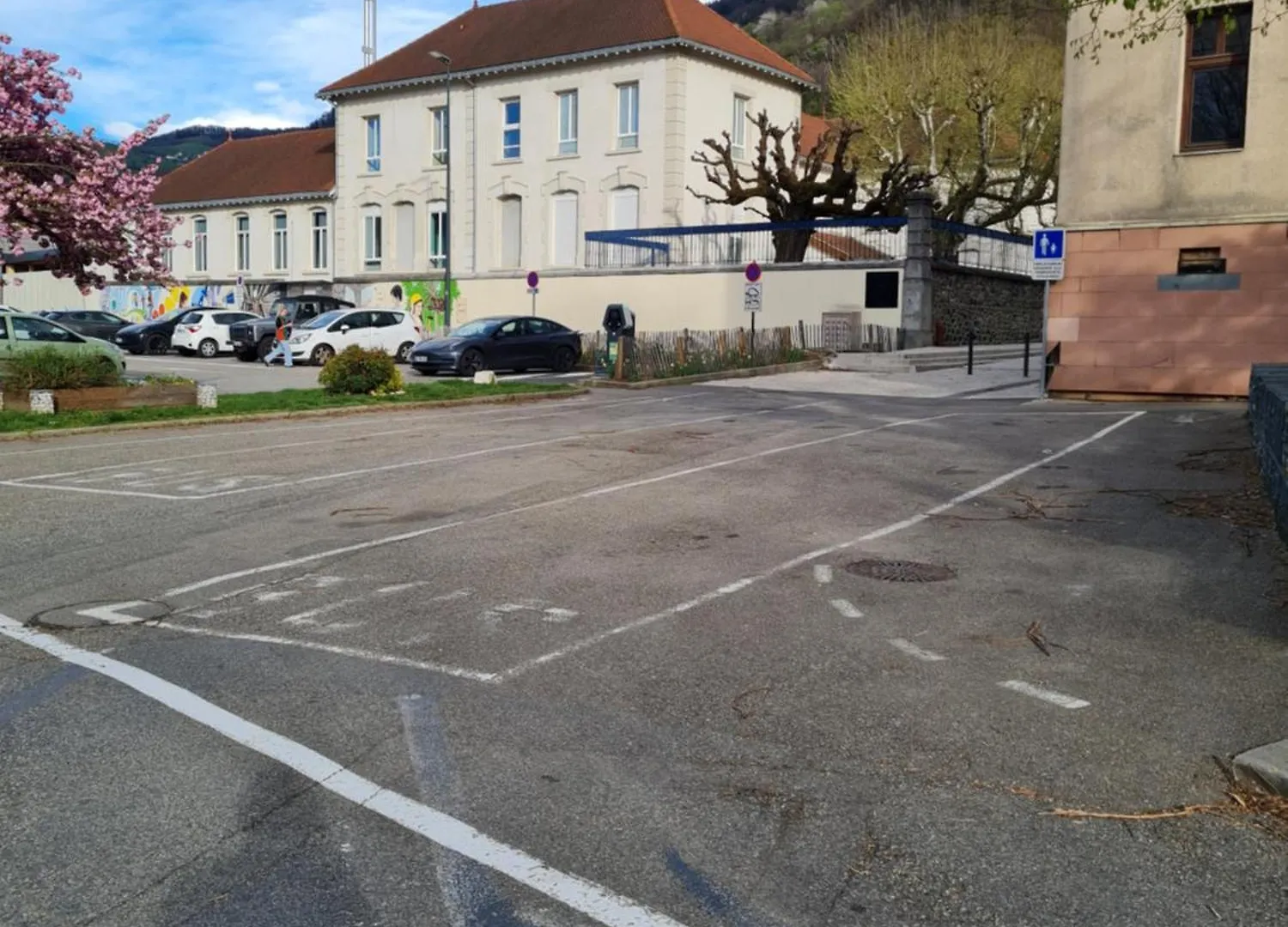 Hotel Du Midi Domène 2*,